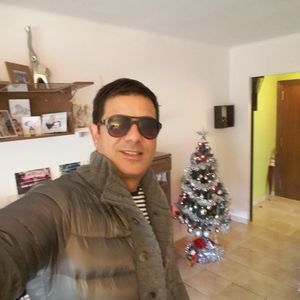 Meet your Posher, Carlos